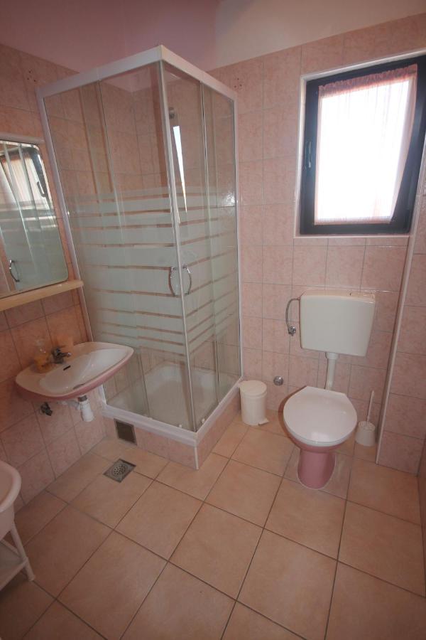 Apartments Njaco Ražanac Oda fotoğraf